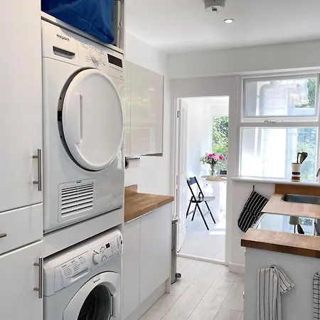 Dolly - A Peaceful Retreat Holiday home St Ives (Cornwall)
